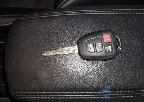 2016 Toyota Corolla S Plus из США, поврежденный, VIN 2T1BURHE5GC685694